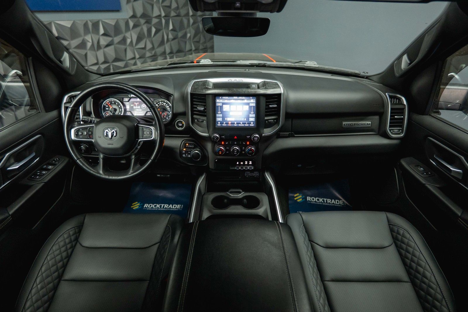 Fahrzeugabbildung Dodge RAM 5.7 V8 HEMI 4x4 BLACK Limited Longbed 19%