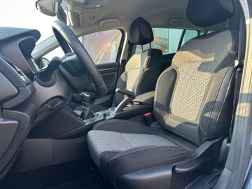 Bild 9 Renault Megane BLUE dCi 115 Intens Grandtour