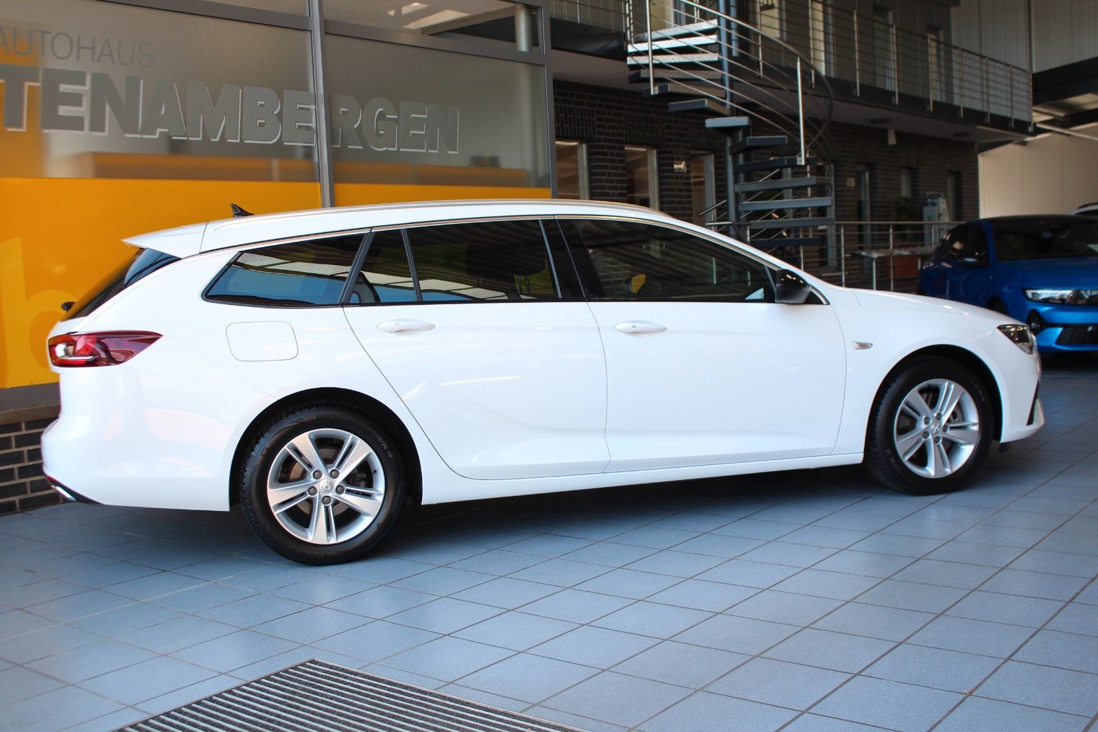 Opel Insignia B ST 2.0 Business Matrix-LED Keyless imagem 3