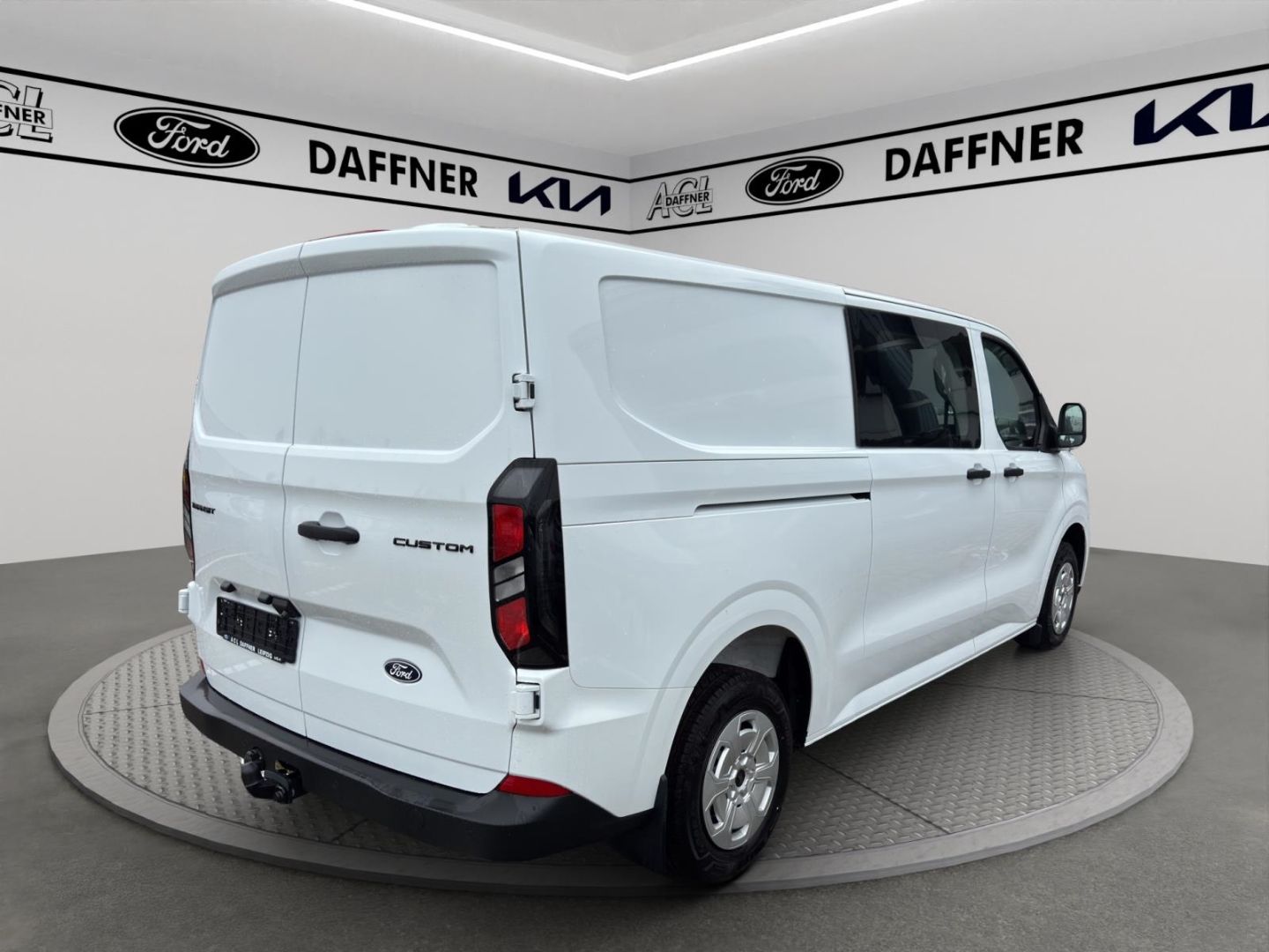 Fahrzeugabbildung Ford Transit Custom Kasten 320 L2 Trend LED, 6 Sitze,