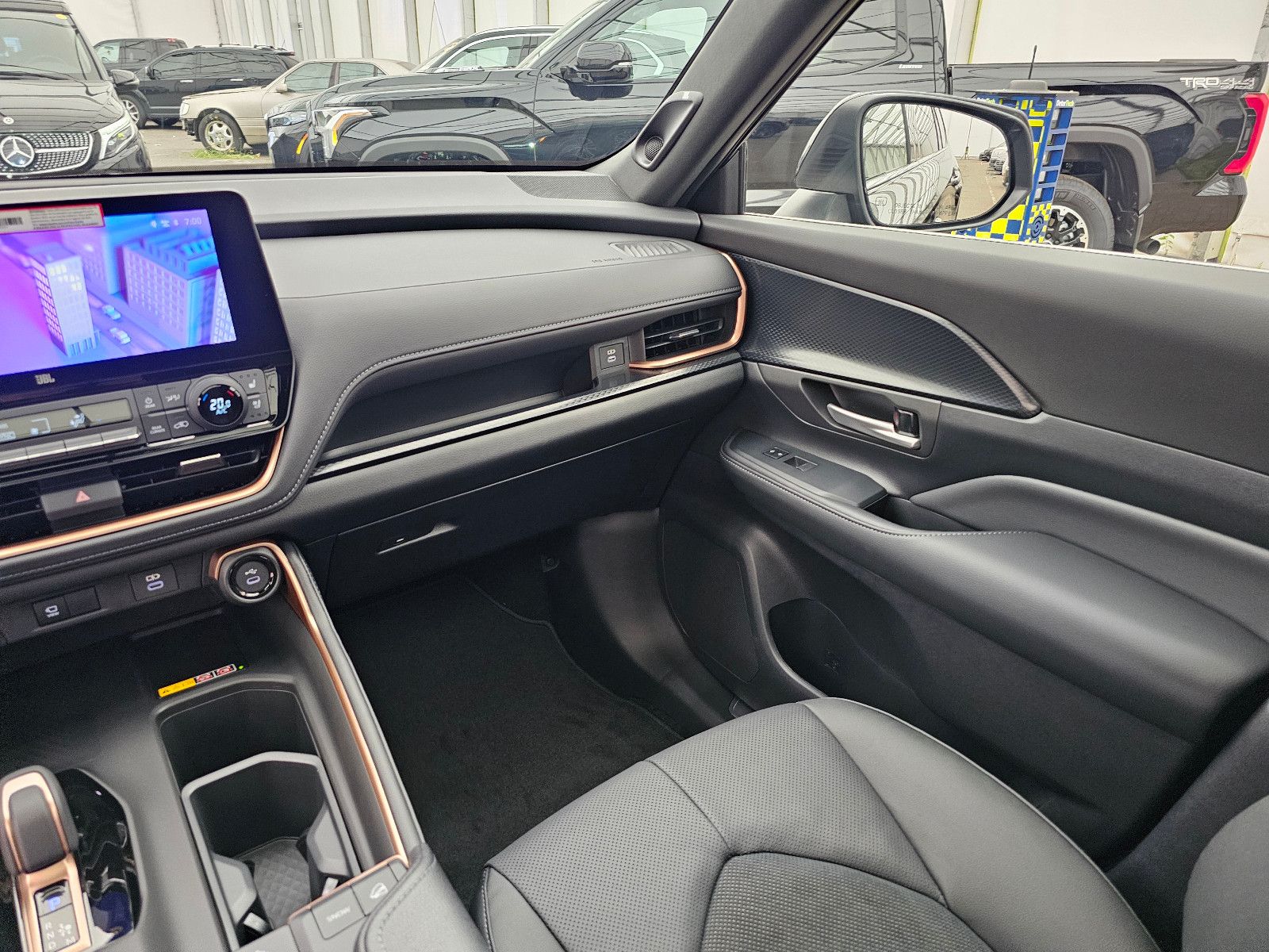 Fahrzeugabbildung Toyota GRAND Platinum Max T1: 68.000 EURO Stock !!!