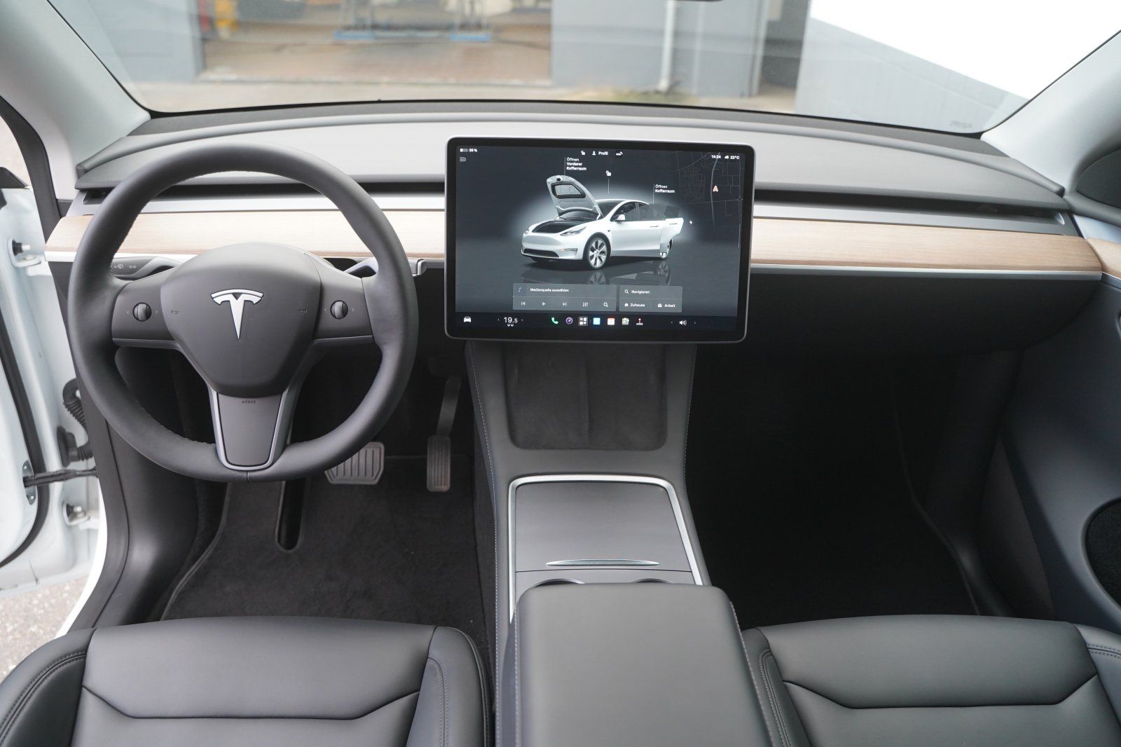 Tesla Model Y Long Range AWD foto 2