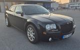Chrysler 300C mit dem robusten V6-Motor und frischem TÜV  - Chrysler 300C: Schwarz
