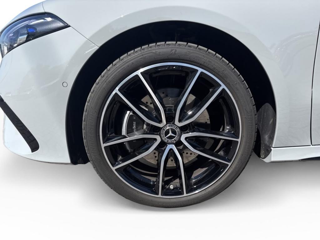 Mercedes-Benz A 250 e AMG PanoramaSD Multibeam Night Burmester