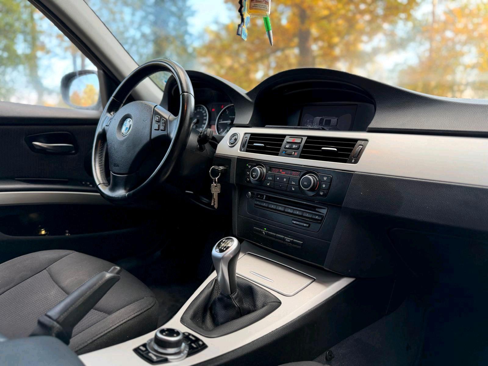 BMW 320 2011 — photo 6