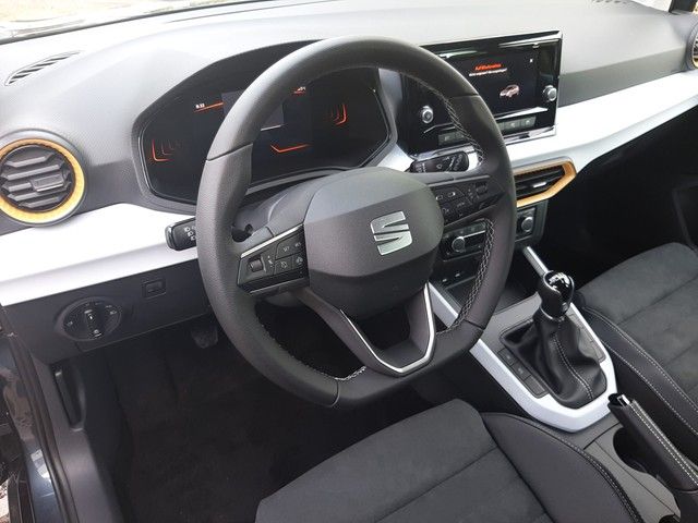 Fahrzeugabbildung Seat Arona Style 1.0TSI LED SitzHz 18"Alu Klimaaut.