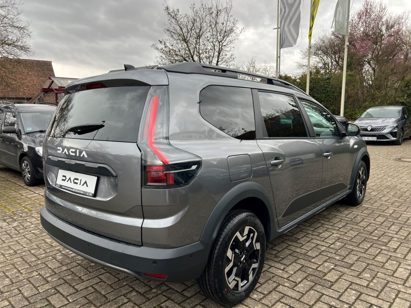 Fahrzeugabbildung Dacia Jogger Journey Navi Klimaautom Fahrerprofil SHZ