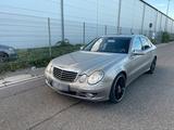 Mercedes-Benz Mercedes Benz E500 - gebrauchte Mercedes-Benz E 500 aus dem Jahr 2006