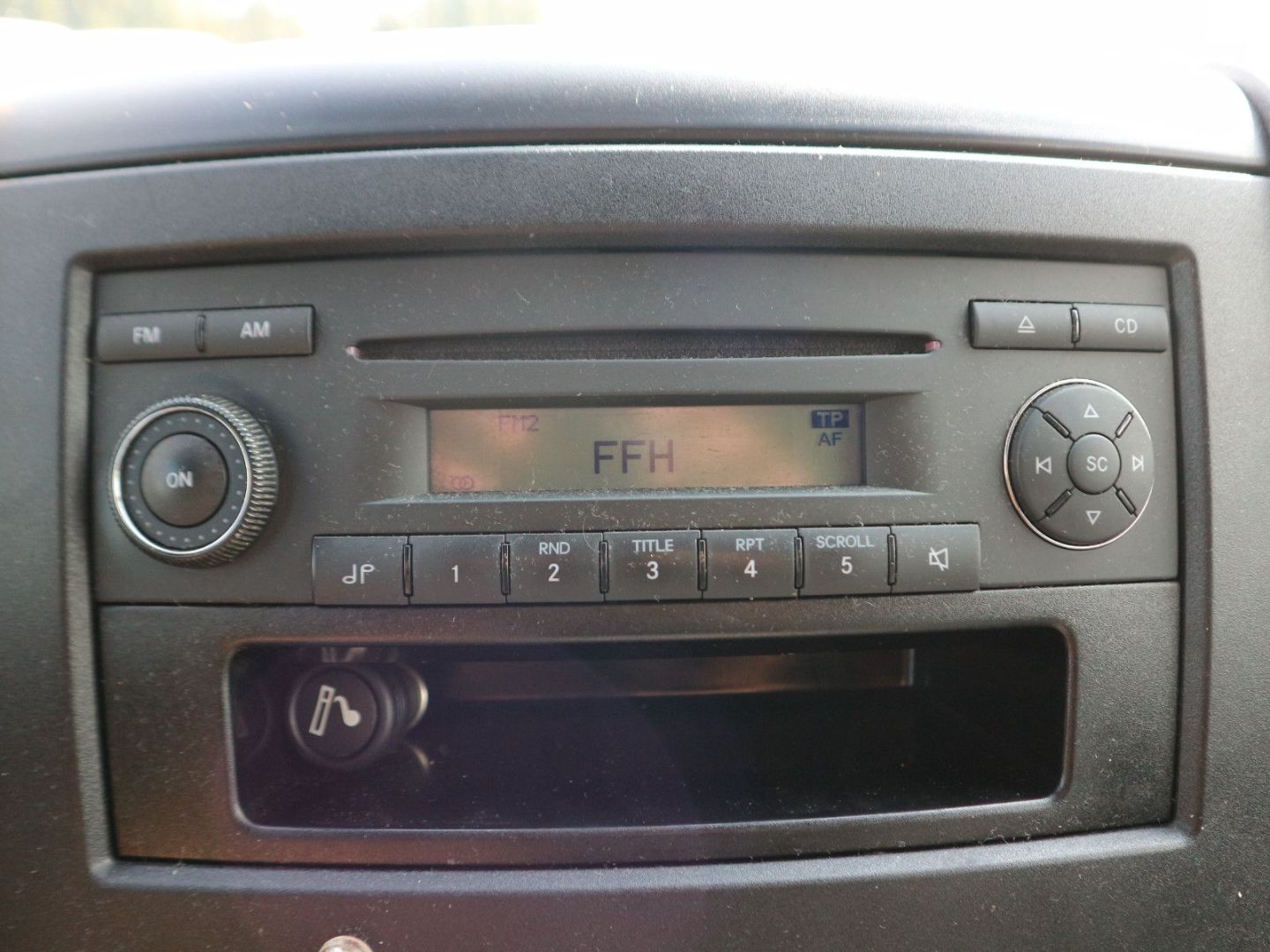Fahrzeugabbildung Volkswagen Crafter 35 Behindertengerecht Rollstuhl-Rampe