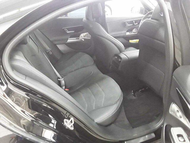 Fahrzeugabbildung Mercedes-Benz E 450 d AMG Advan+ HYPER Pano FahrAssi KeyGo 20"