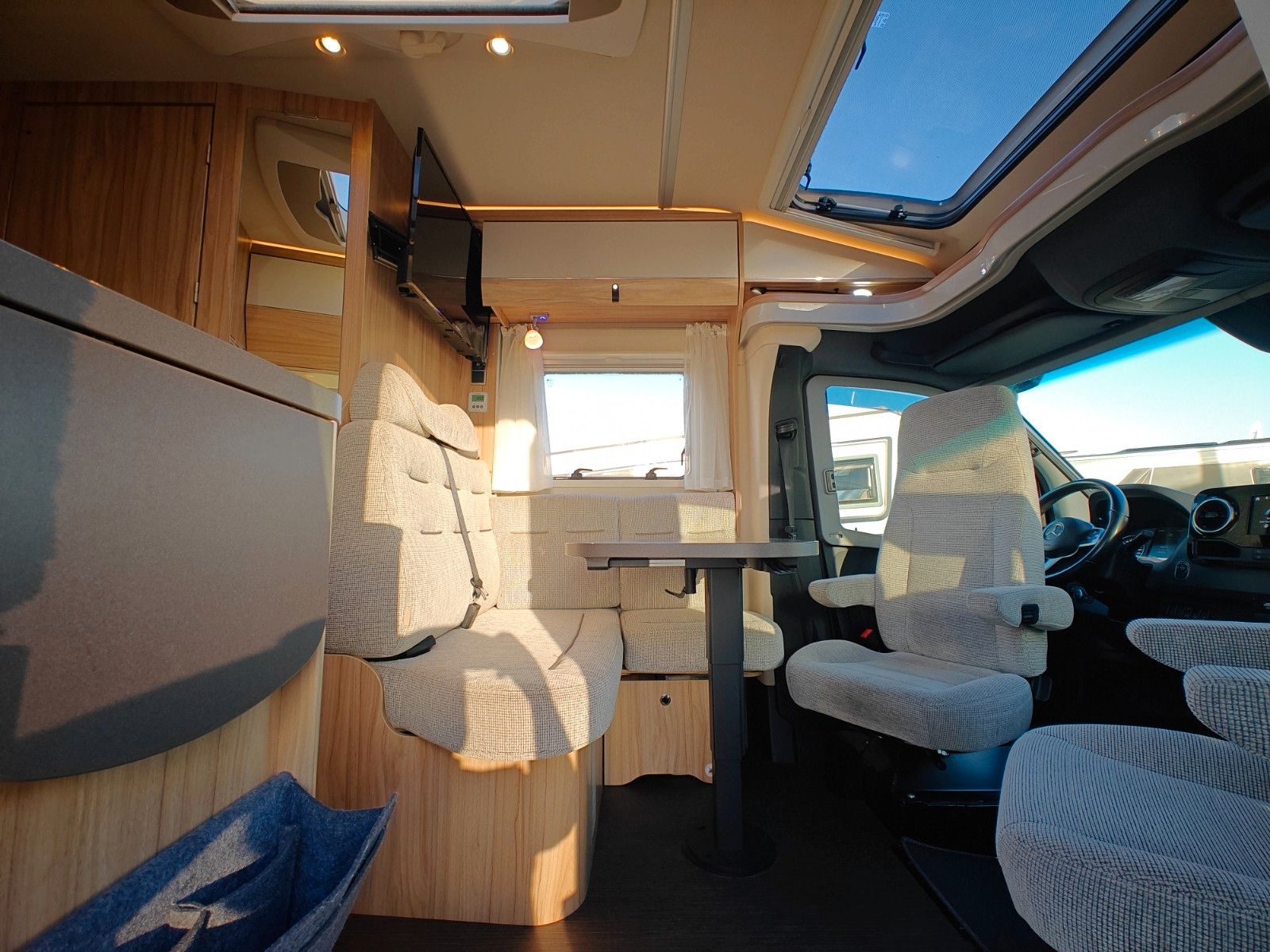 Fahrzeugabbildung HYMER / ERIBA / HYMERCAR ML-T 580 4x4 ALLRAD 3.0L V6 - AUS ERSTBESITZ