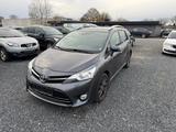Toyota Verso 1.8l Valvematic 7-Sitzer - schwarze Toyota Verso
