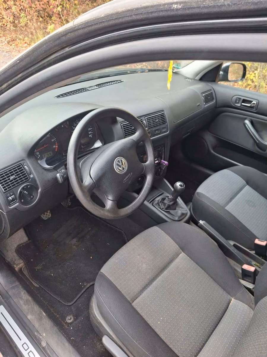 Volkswagen Golf 2004 — engine 105 HP (77kW)