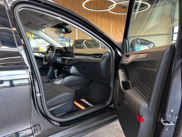 MYAUTOCENTER – Gebraucht- und Jahreswagen mit Werkstattservice in Pfaffenhofen Ford Focus *KEYLESS*ACC*NAV*1-HAND*2-ZONEN*