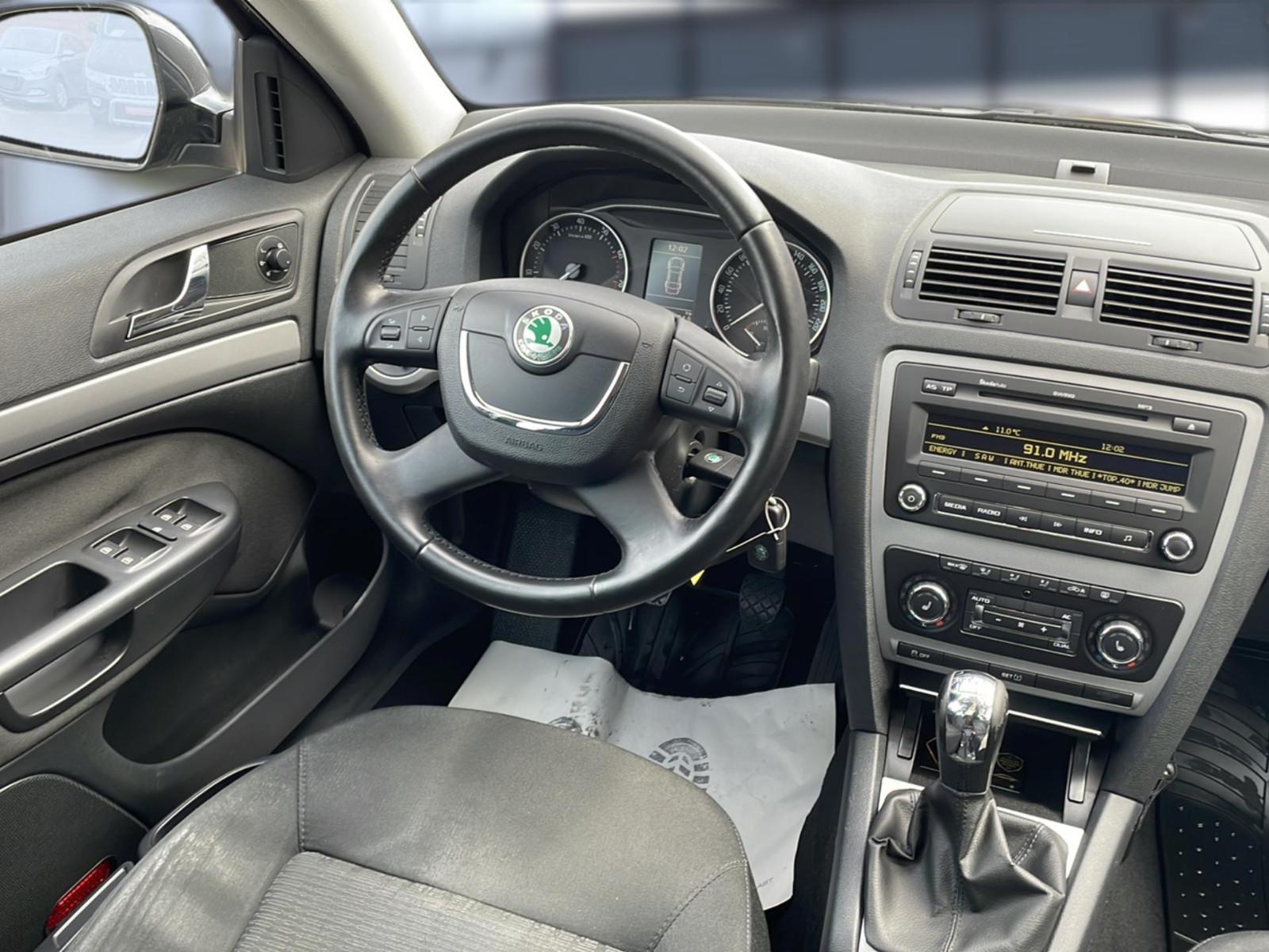 Skoda Octavia 2010 — photo 18