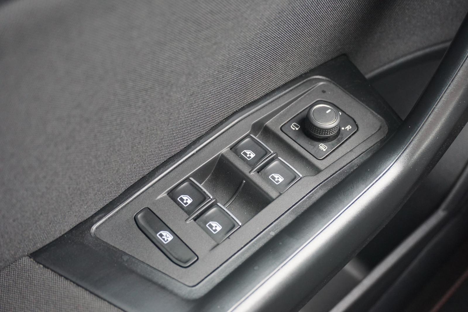 Volkswagen T-Roc 1.5 TSI R-Line DSG LED ACC Totwinkel PDC, миниатюра 27
