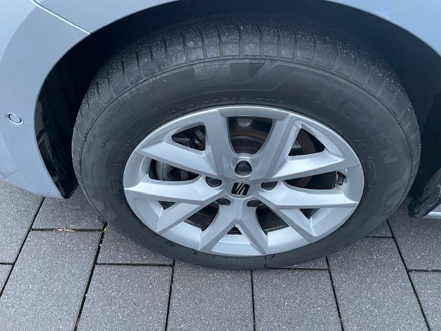 Leon Sportstourer 2.0 TDI DSG Style Navi Digital