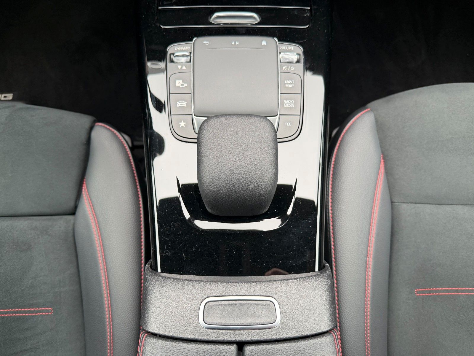 Fahrzeugabbildung Mercedes-Benz A 220d 4MATIC AMG+Night+LED+DAB+Carplay+19"