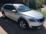Skoda Octavia Scout 1.8 TSI DSG 4x4, Leder, Cam, LED - Skoda Octavia: Allradantrieb, 1.8