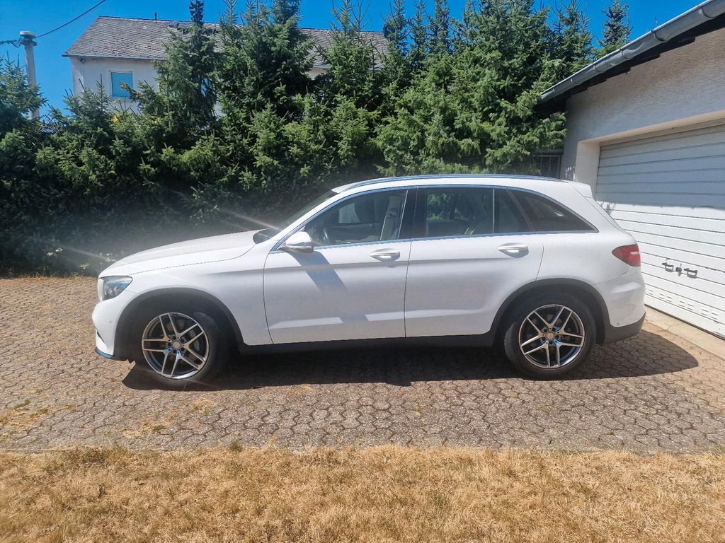 Image of Mercedes-Benz GLC 220
