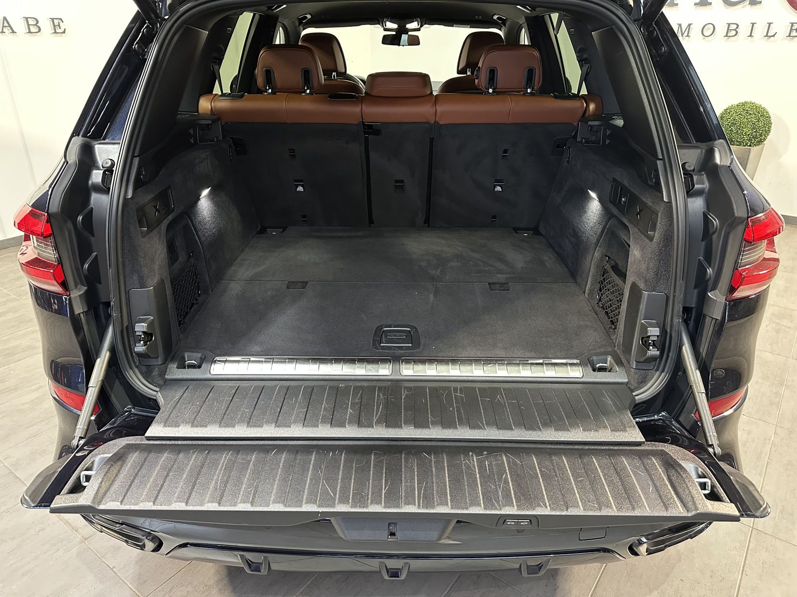 Fahrzeugabbildung BMW X5 xDrive45e M-Sportpaket HUD+LASER+ACC+AHK+H&K