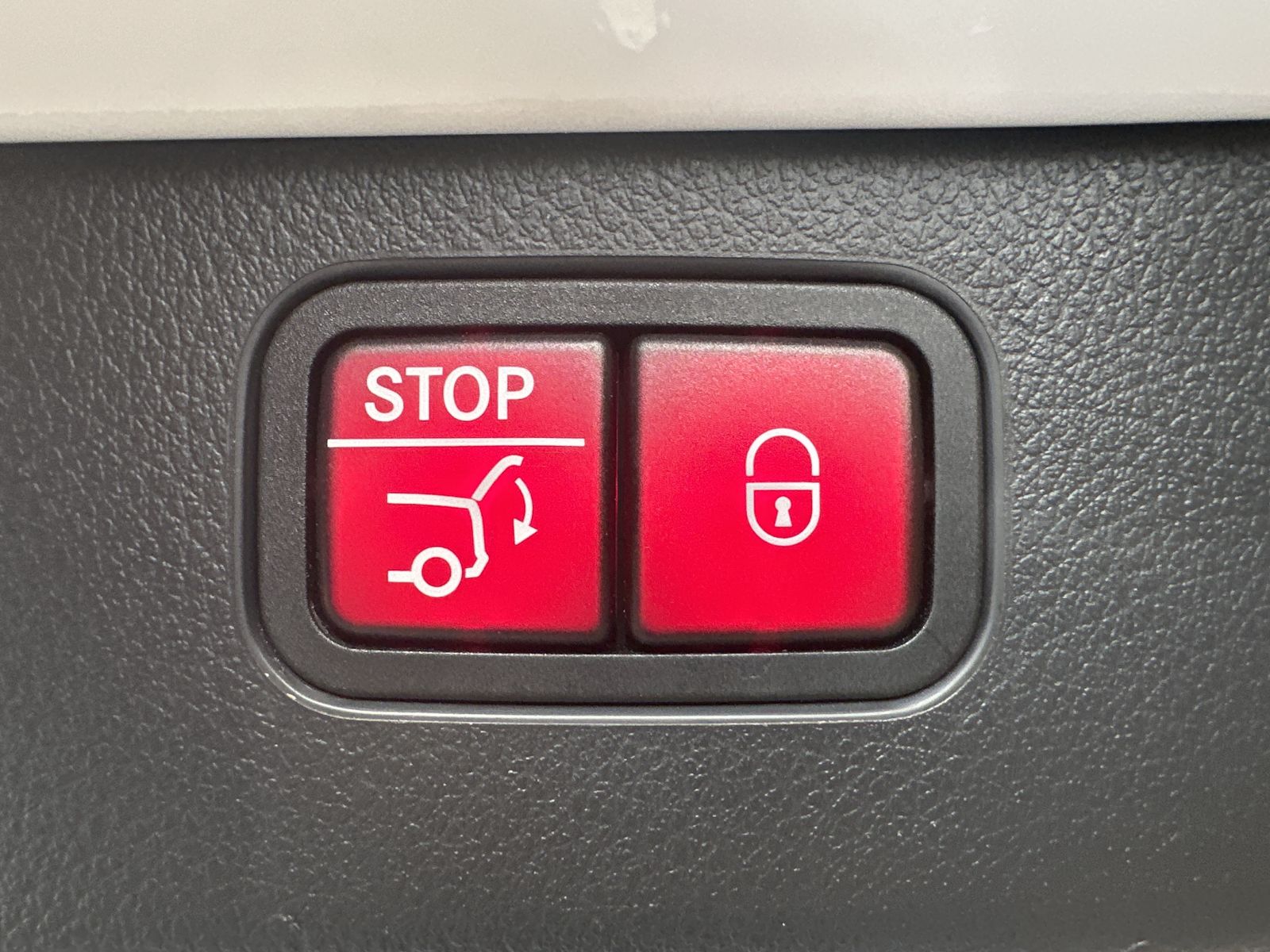 Fahrzeugabbildung Mercedes-Benz C 220d T AMG-Line NAV+LED+AHK+19ZOLL+STANDHEIZUN