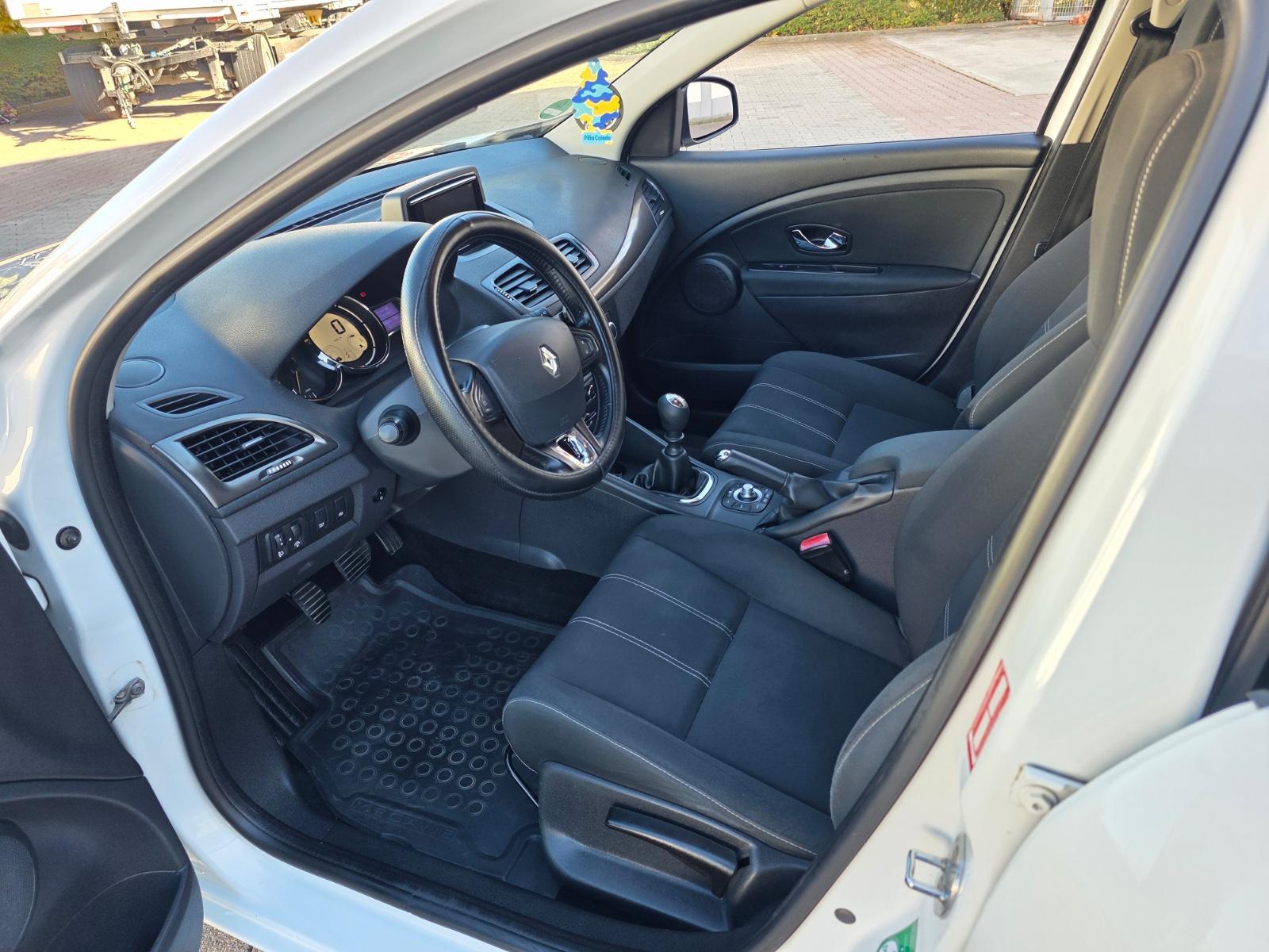 Renault Megane 2014 — photo 9