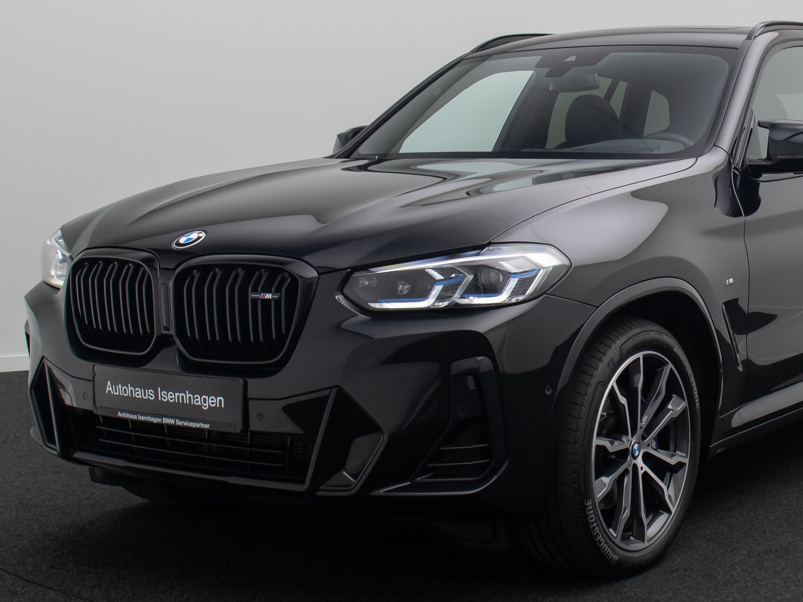 Fahrzeugabbildung BMW X3 M40i Panorama HUD DAB HiFi Laser Kamera 20"