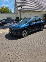 Mercedes-Benz EQA 250+ + - blaue Mercedes-Benz EQA