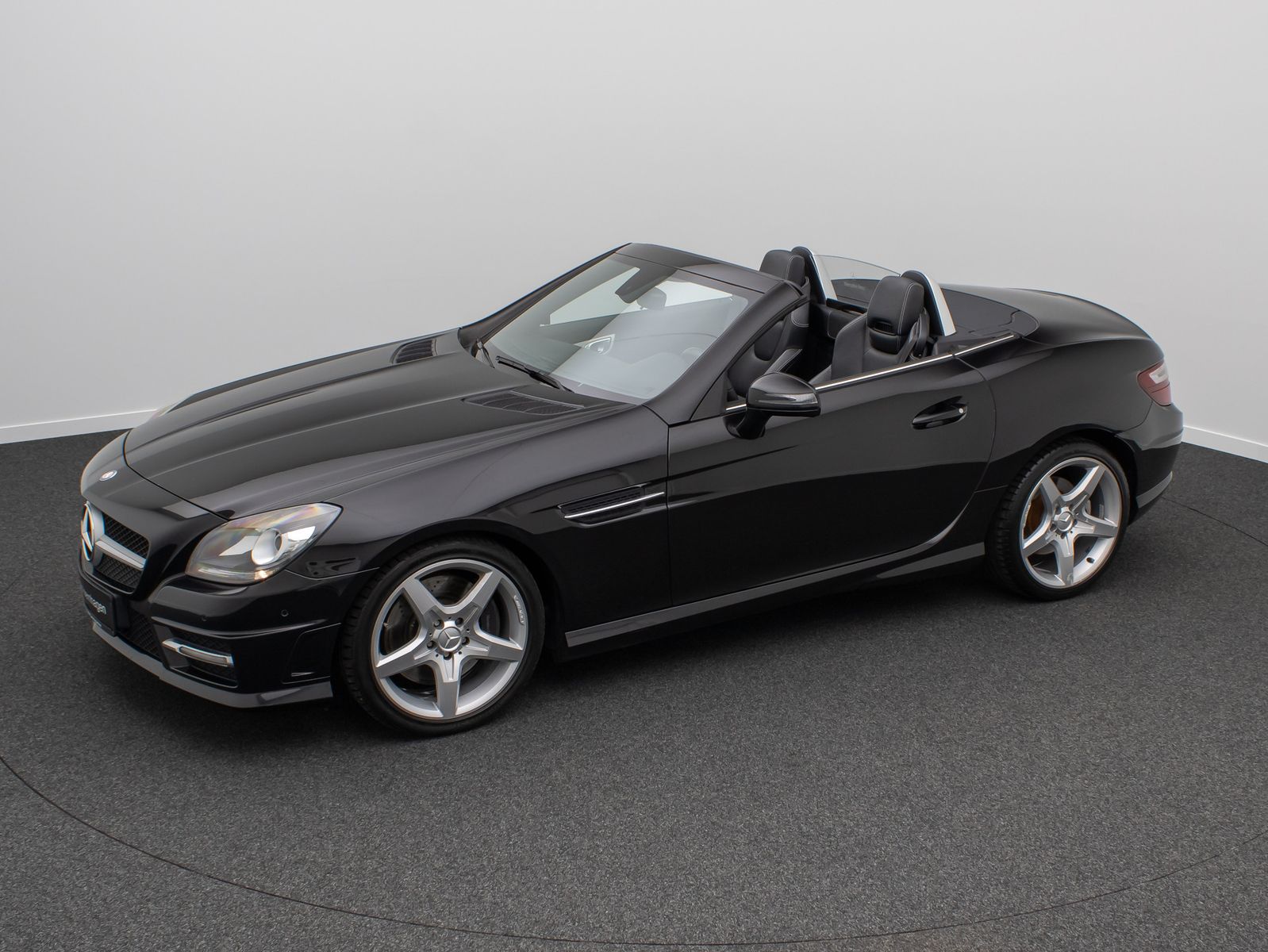 Fahrzeugabbildung Mercedes-Benz SLK 200 BlueEffic AMG PDC Tempomat Navi Leder LM