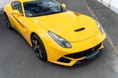 Fahrzeugabbildung Ferrari F12 Berlinetta Giallo Modena *MwSt./Scheckheft*