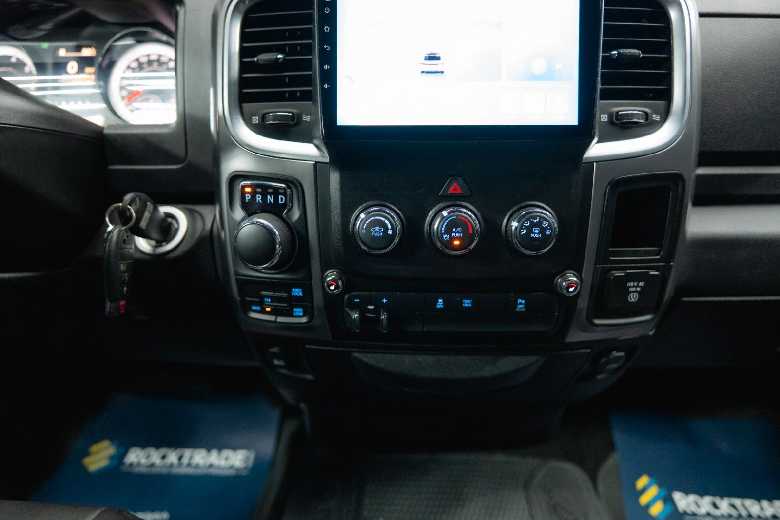 Fahrzeugabbildung Dodge RAM 5.7 V8 HEMI 4x4 OFFROAD Night-Paket LONG 19%