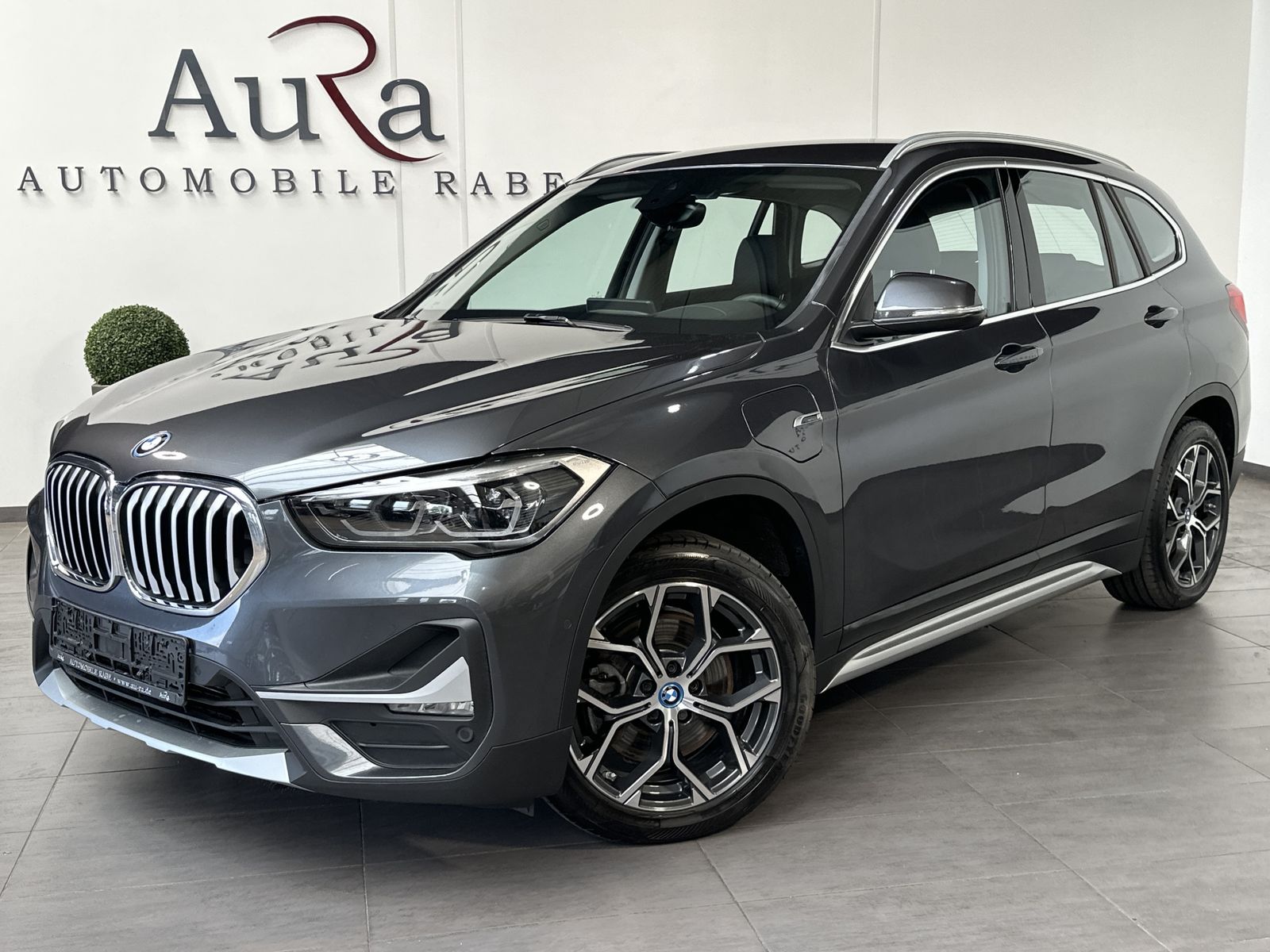 Fahrzeugabbildung BMW X1 xDrive25e xLine NAV+LED+KAMERA+HIFI+ACC+HUD