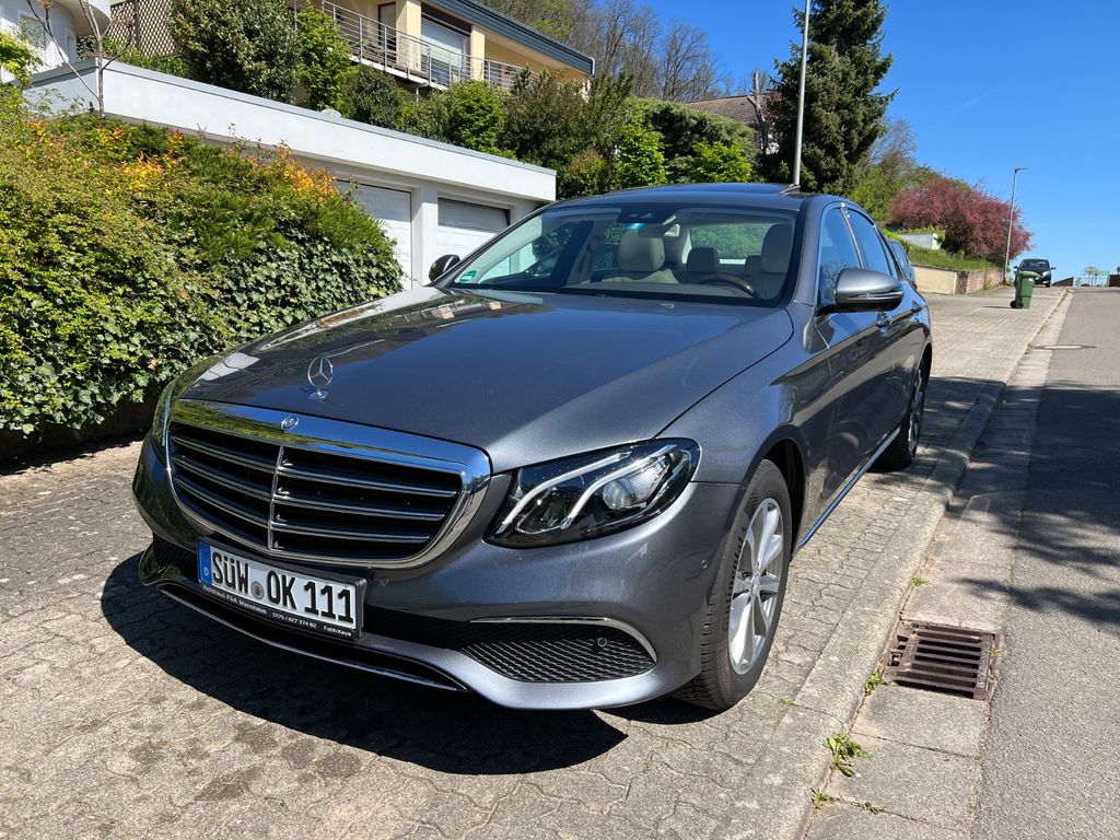 Image of Mercedes-Benz E 220