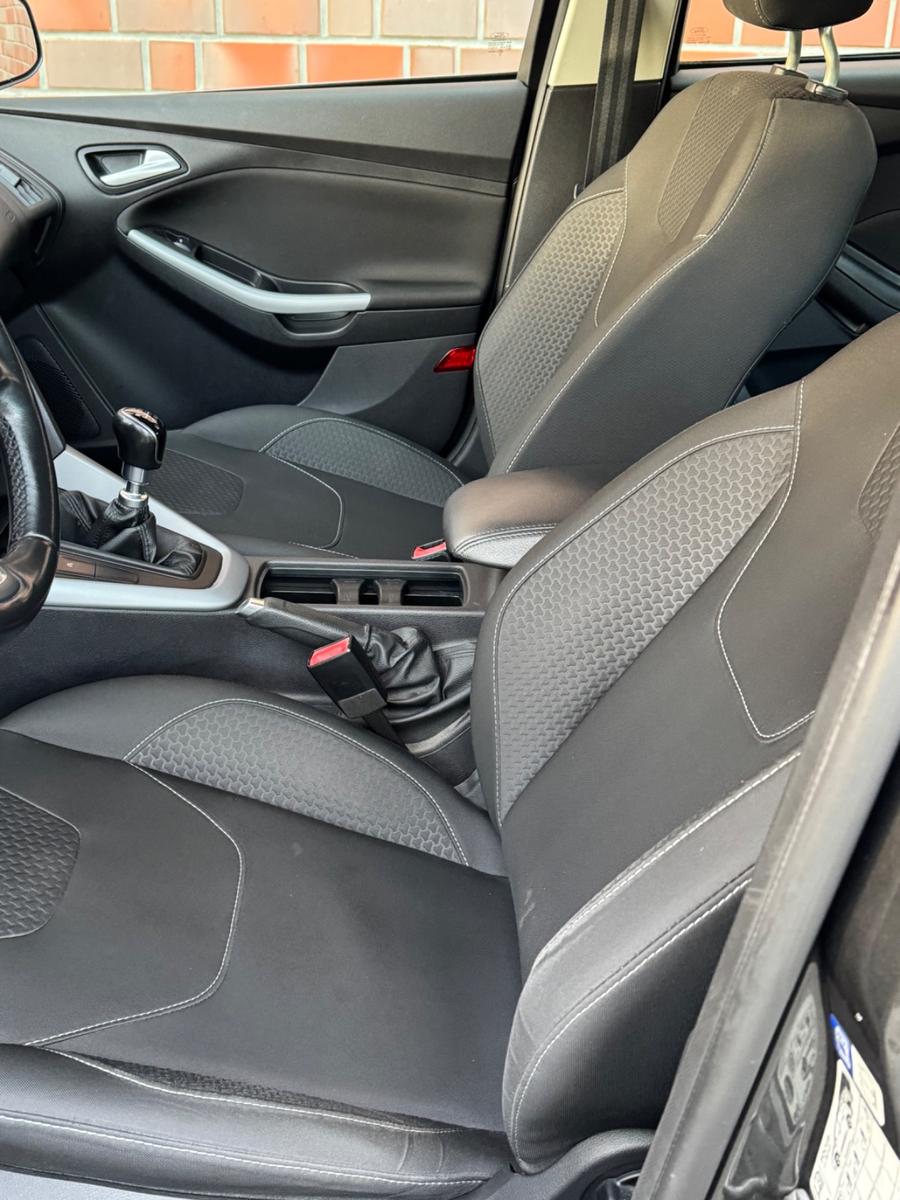 Ford Focus 2015 — photo 13
