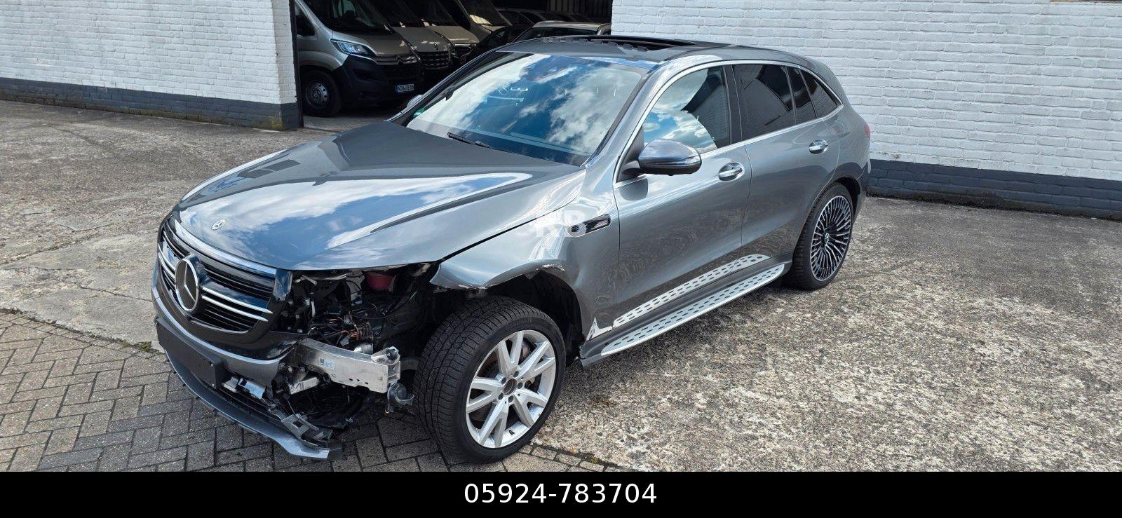 Mercedes-Benz EQC 400 4Matic AMG Schiebedach 21" Alu Soundsys.