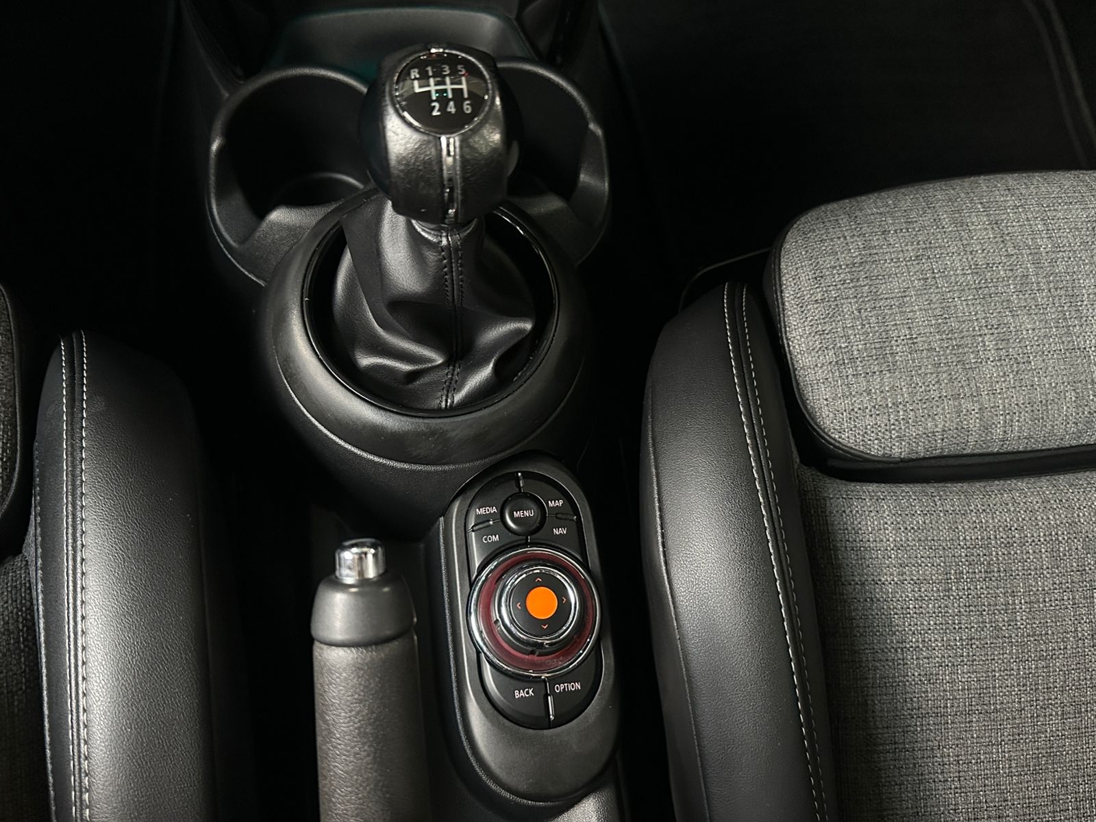 Fahrzeugabbildung MINI Cooper S Cabrio Chili LED NAVI ALU