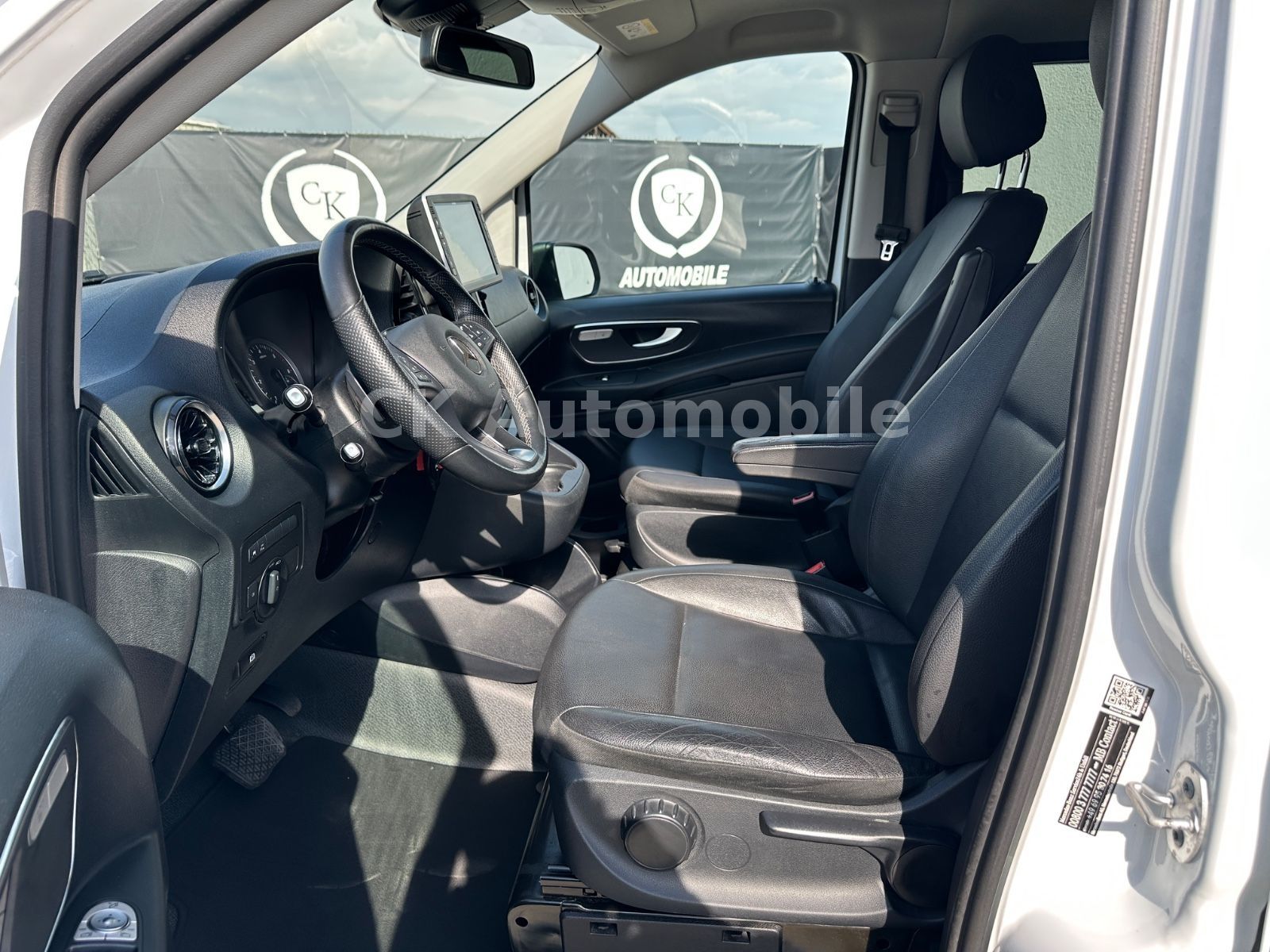 Fahrzeugabbildung Mercedes-Benz Vito Mixto 119 Lang Autom./5 Sitze/Navi/LED/AHK