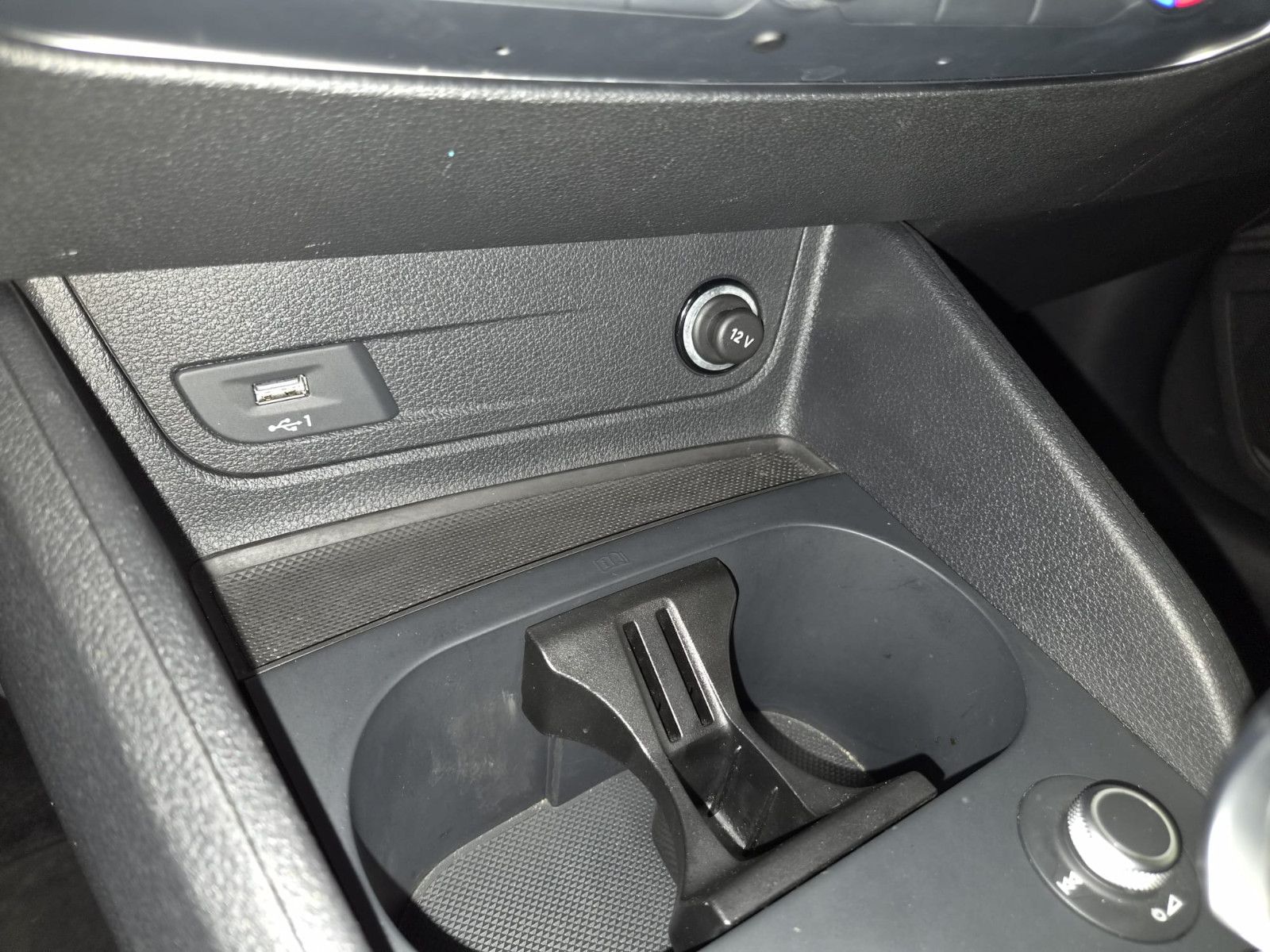 Fahrzeugabbildung Audi Q2 35 TFSI advanced / KLIMA / GARANTIE /