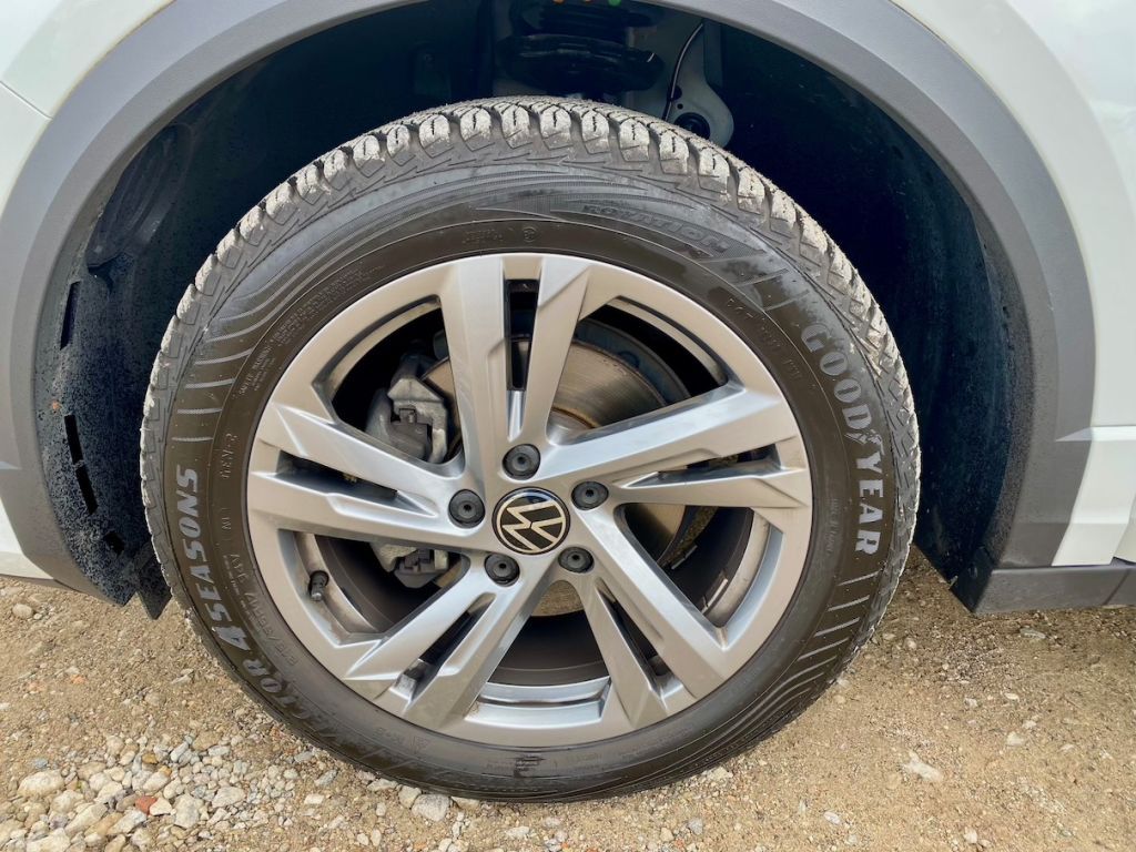 Fahrzeugabbildung Volkswagen T-Roc Cabriolet 1.5 DSG R-Line AAC GJR AHK NAVI