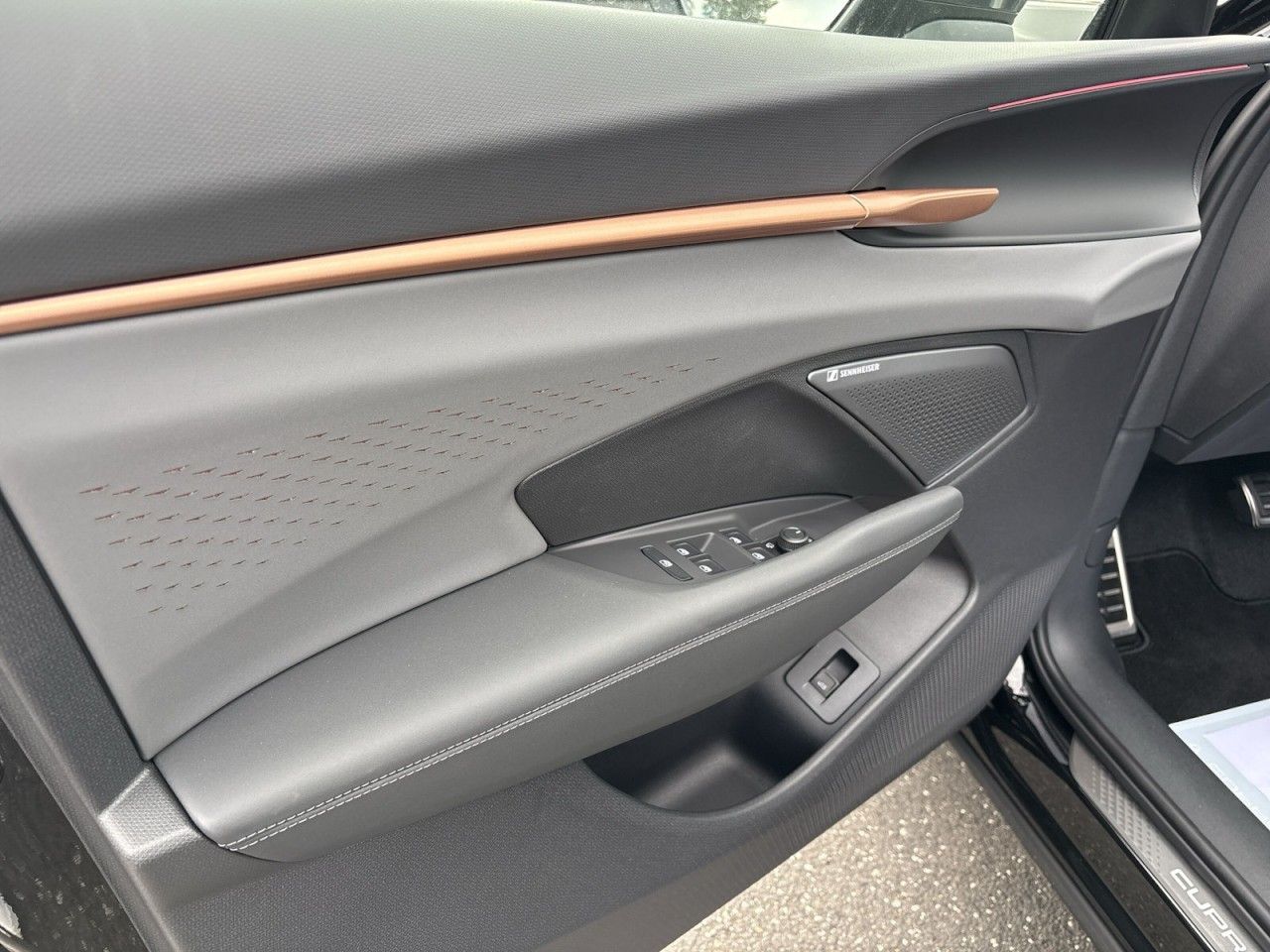 Fahrzeugabbildung CUPRA Terramar 1.5 eTSI DSG