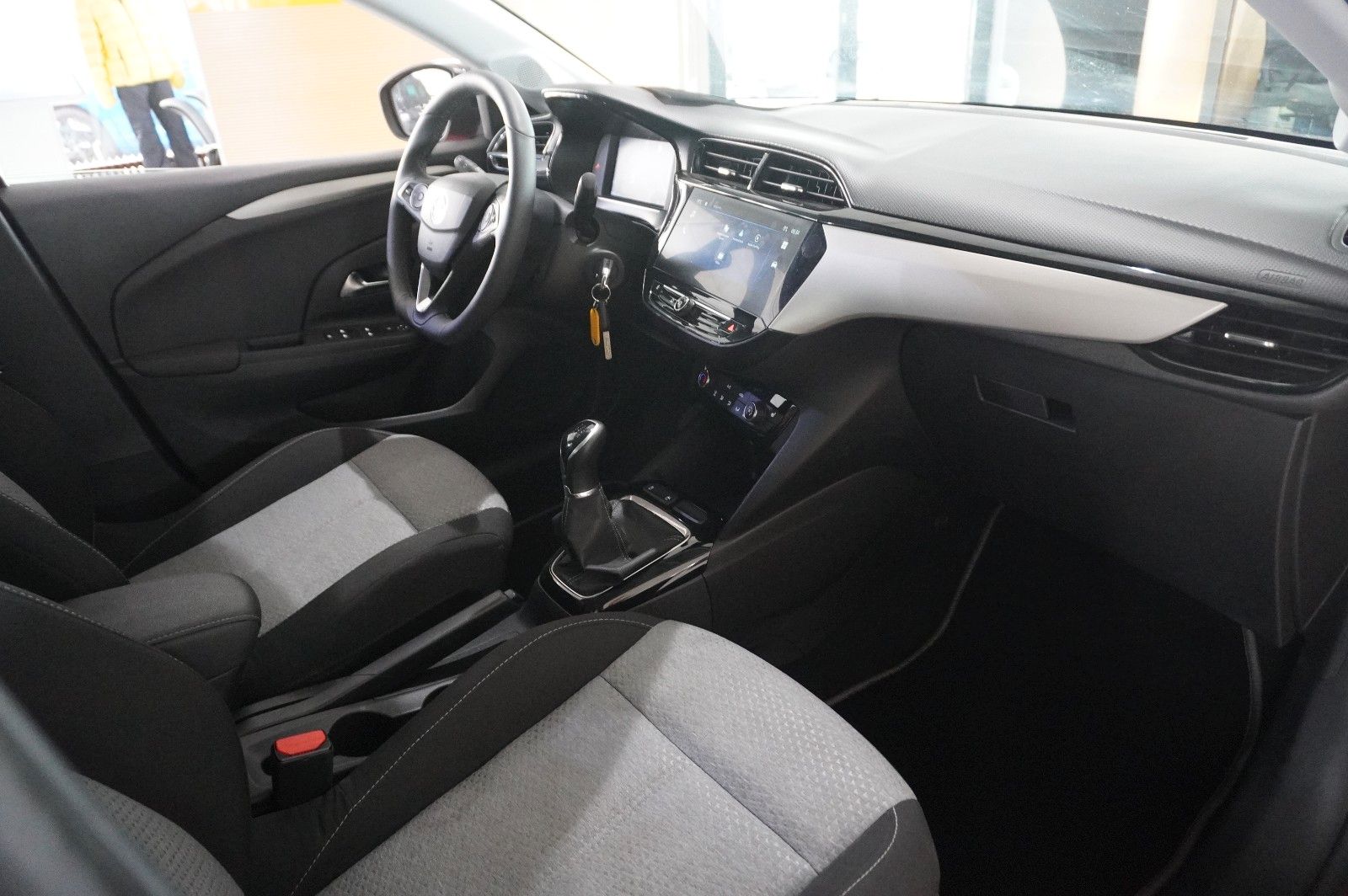 Fahrzeugabbildung Opel Corsa F 1.2 FACELIFT NAVI/LED/KAMERA/VIRT/SH/DAB