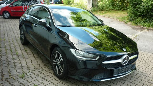 MERCEDES-BENZ CLA 200 Shooting Brake