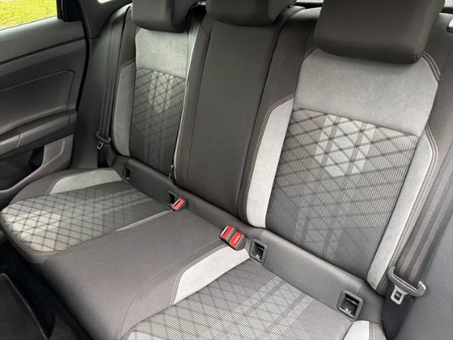 Fahrzeugabbildung Volkswagen Taigo 1.5 TSI R-LINE "BLACK STYLE" LED-MATRIX SO