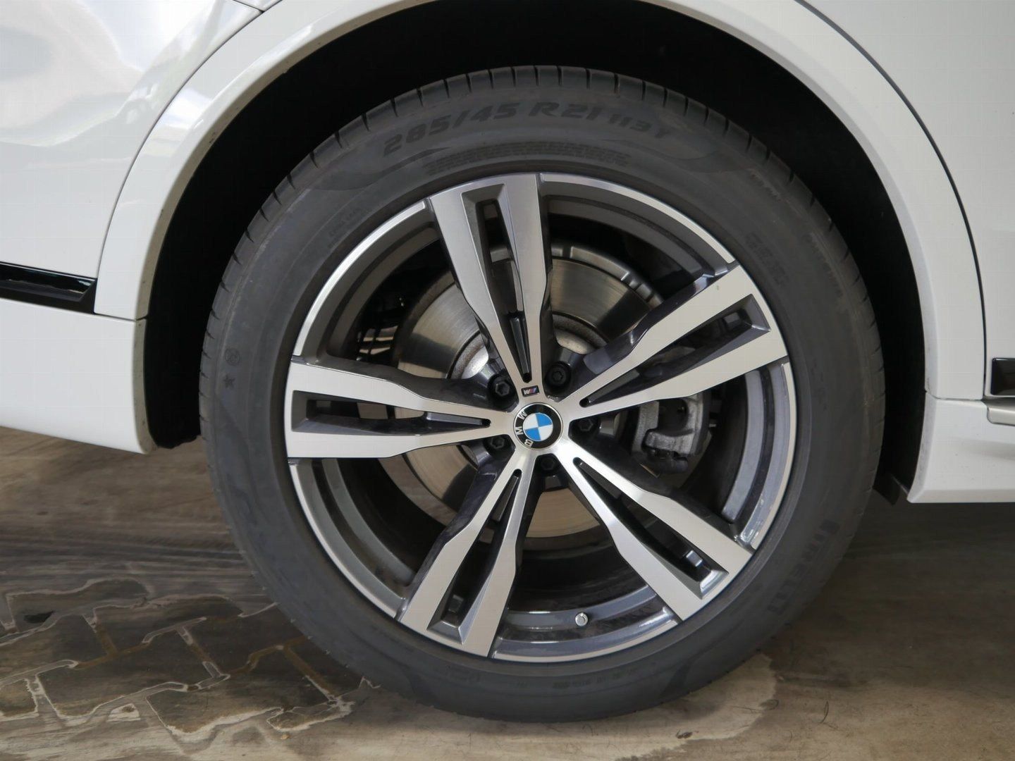 Fahrzeugabbildung BMW X7 xDrive40d M Sportpaket, Sky Lounge, Standheiz