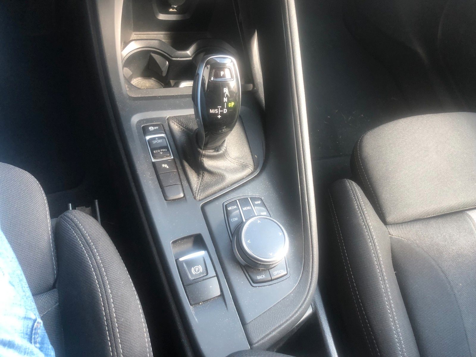 Fahrzeugabbildung BMW X1 sDrive 20 i Advantage Hagelschaden