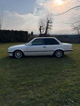 BMW E30 325i - BMW 325 aus 1989: 325i
