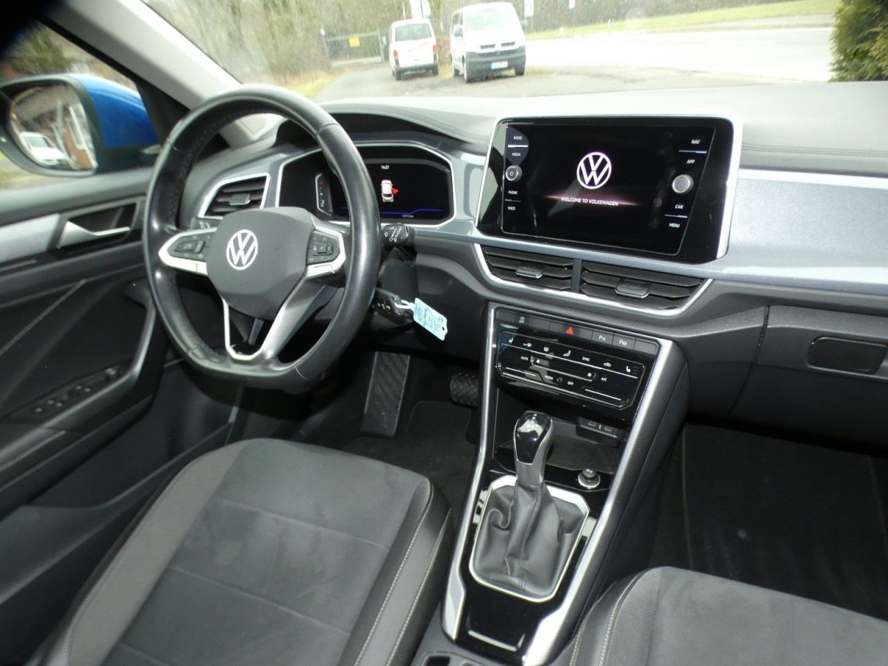 Volkswagen T-Roc TSI Style DSG IQ-Light APP Navi ACC SHZ foto 3