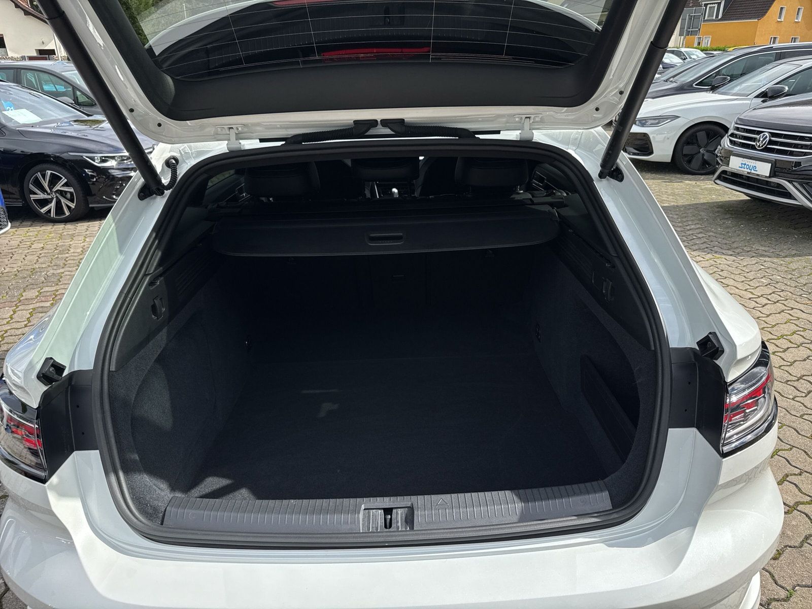 Arteon SB R TSi DSG PANO Leder Navi