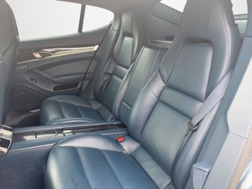 Porsche Panamera - 11